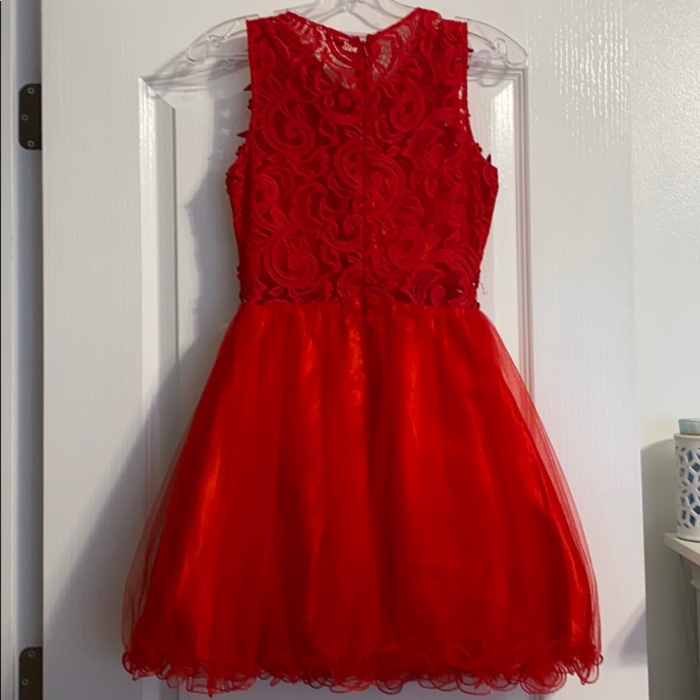 Red dress - Picture 2 of 4